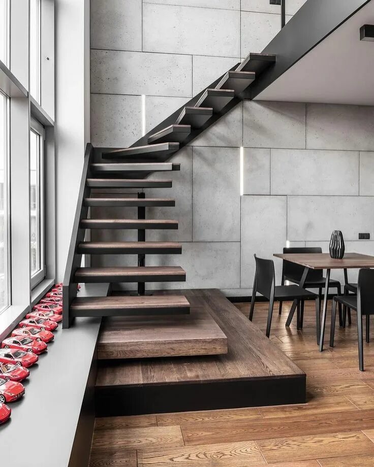 Парящие лестницы из металлоконструкций для дома фото Épinglé sur Stairs-Newel-Balusters