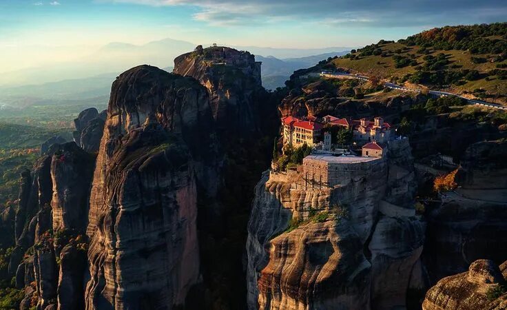 Парящие монастыри метеоры в греции фото So faszinierend sieht unser Planet von oben aus Lugares maravillosos, Patrimonio
