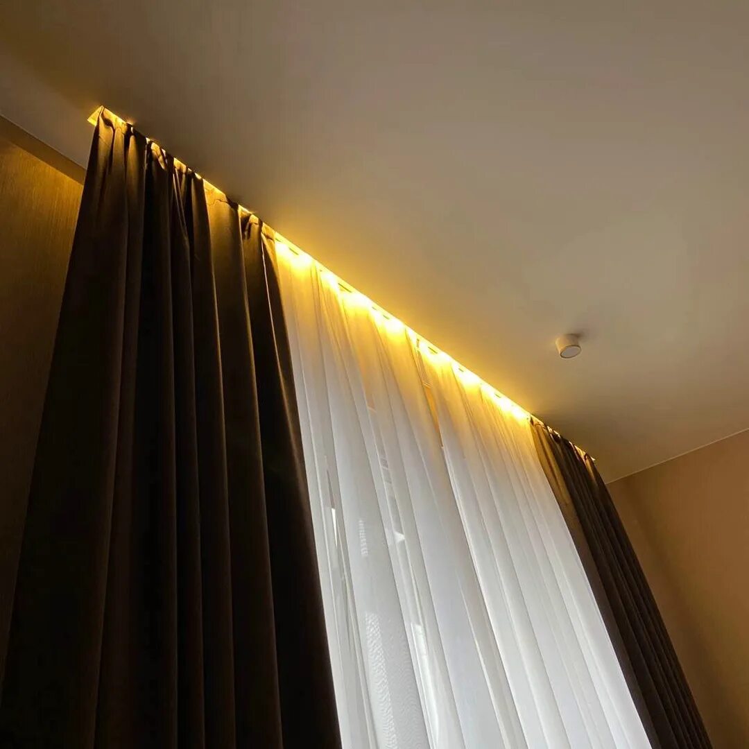 Парящие шторы с подсветкой фото Карниз для штор со светодиодной подсветкой - 4sofa.ru