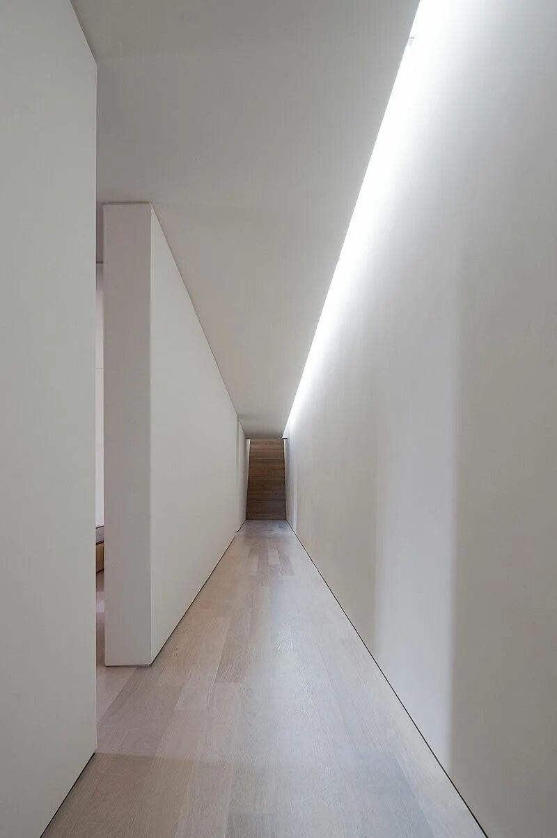 Парящие стены в интерьере Corridor design, Cove lighting, Hallway lighting