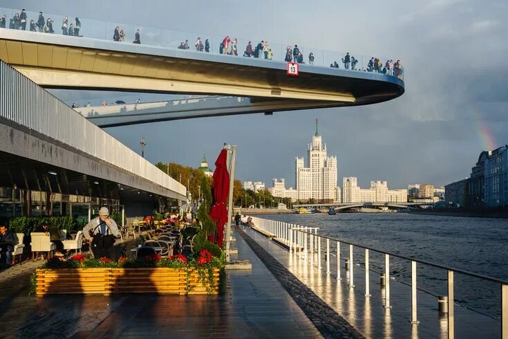 Парящий мост фото Москва. Навесной мост.