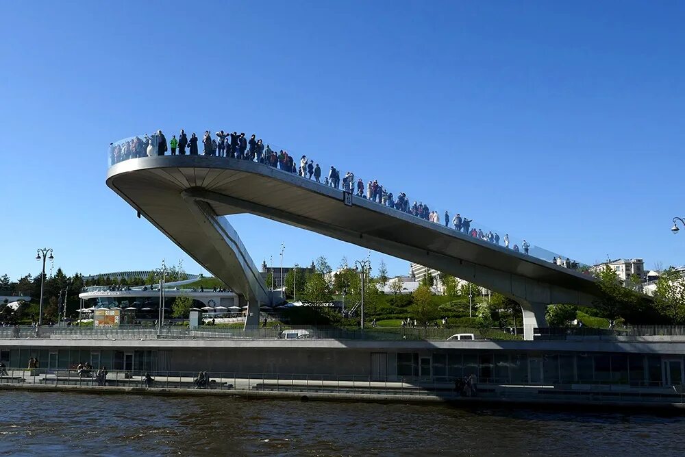Парящий мост в москве фото Названы идеальные места для свиданий в Москве - Российская газета
