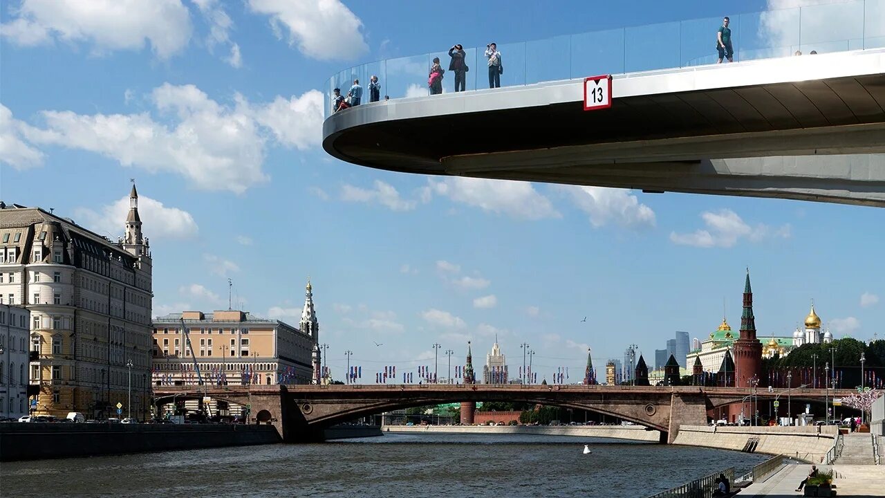 Парящий мост в москве фото Под Парящим мостом в "Зарядье" нашли тело четвертого утонувшего диггера