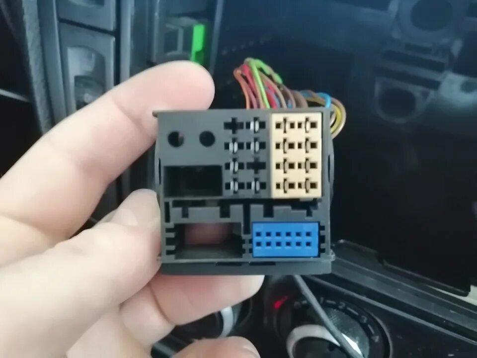 Пассат б5 подключение магнитолы 2 DIN Магнитола Android установка - Volkswagen Passat B5, 1,8 л, 2001 года аксес
