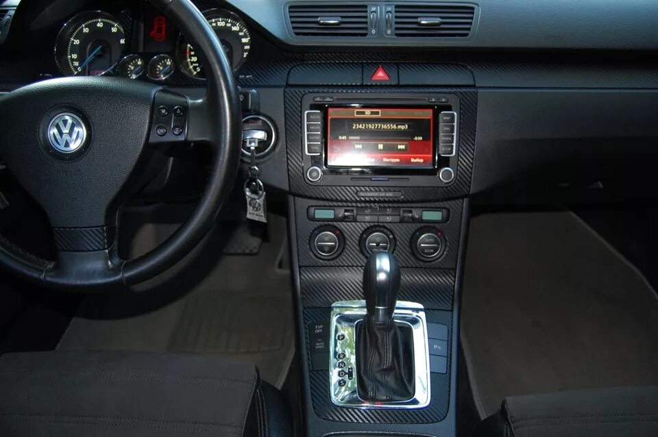 Пассат б6 тюнинг салона Карбоновая пленка в салоне. - Volkswagen Passat B6, 2 л, 2007 года тюнинг DRIVE2