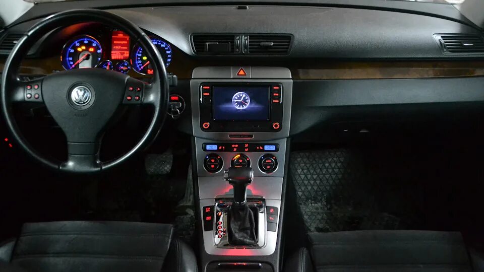 Пассат б6 тюнинг салона Установка RCD330G Plus Desay - Volkswagen Passat B6, 1,8 л, 2008 года автозвук D