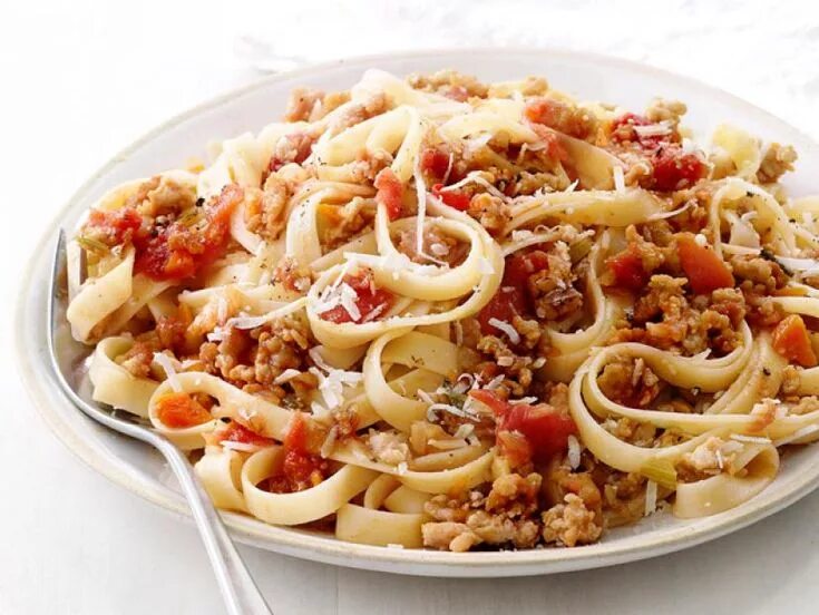 Паста с фаршем с фото Fettuccine With Quick Ragu Recipe Food network recipes, Ragu recipe, Recipes