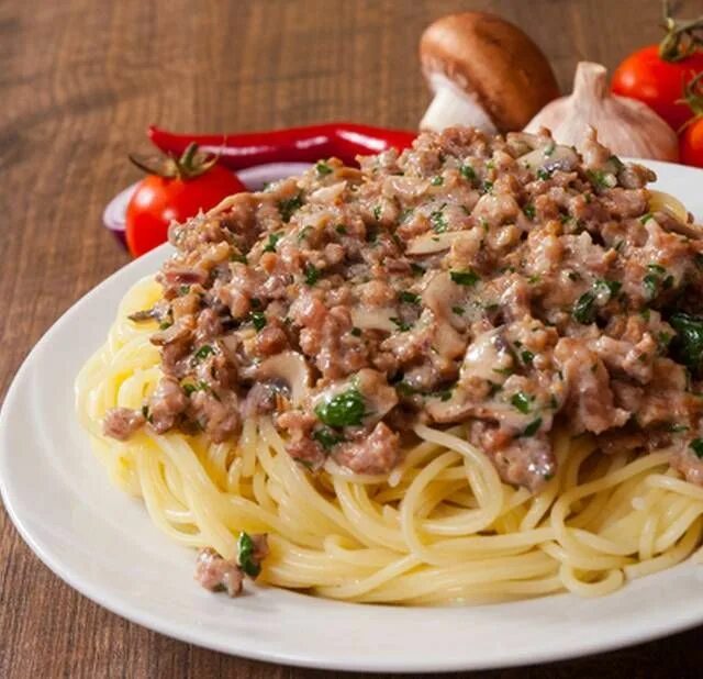 Паста с фаршем с фото Спагетти с фаршем и томатной пастой Рецепт Еда, Национальная еда, Идеи для блюд