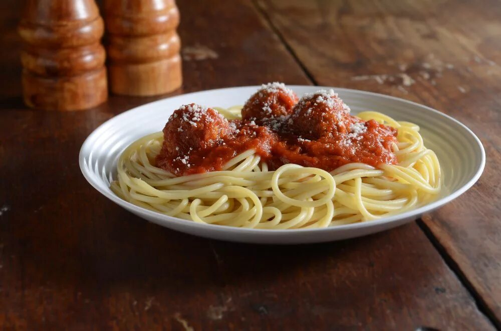 Паста с котлетами фото Easy Weeknight Spaghetti and Meatballs