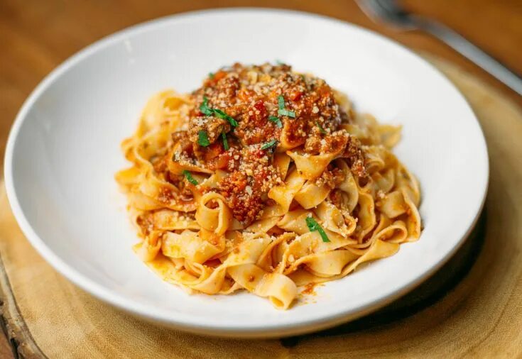 Паста с соусом болоньезе фото Fettuccine Pasta with Bolognese Sauce - Mealthy.com Pressure cooking recipes, Bo