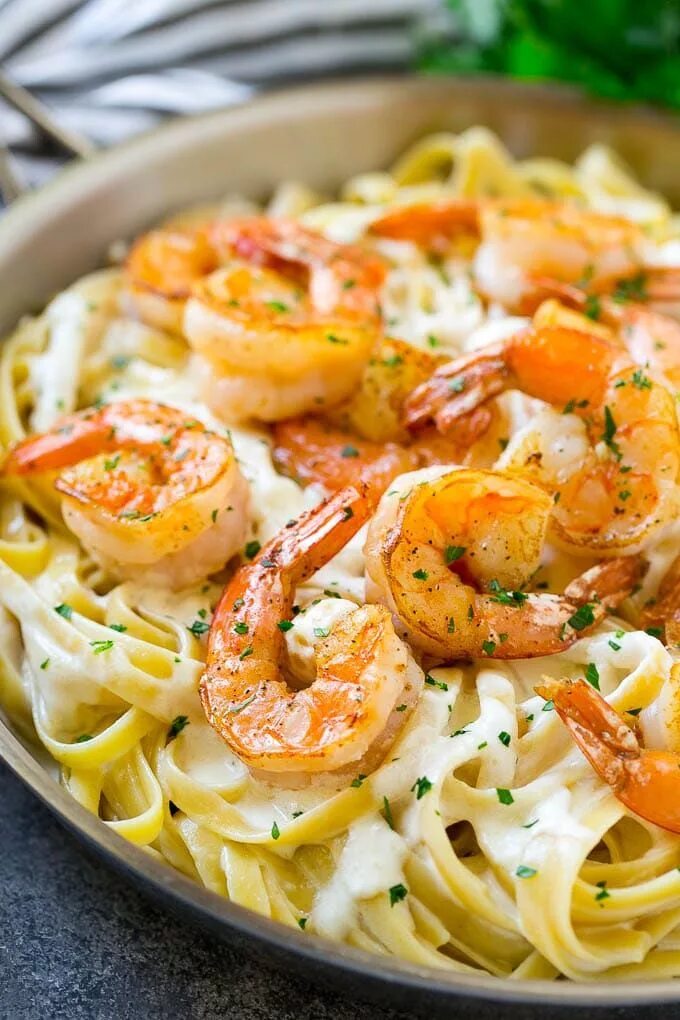 Паста вкусные рецепты с фото простые Shrimp alfredo pasta with creamy fettuccine, and sauteed shrimp. Fettuccine alfr