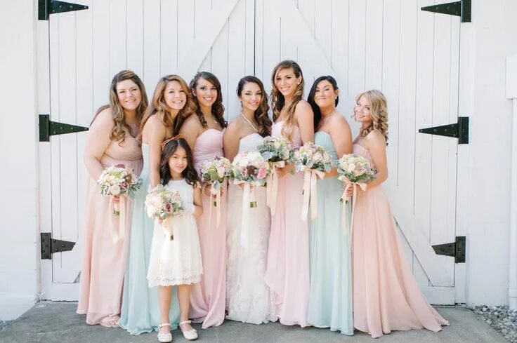 Пастельная свадьба фото Long Pastel-Colored Bridesmaid Dresses Pastel bridesmaid dresses, Fall bridesmai