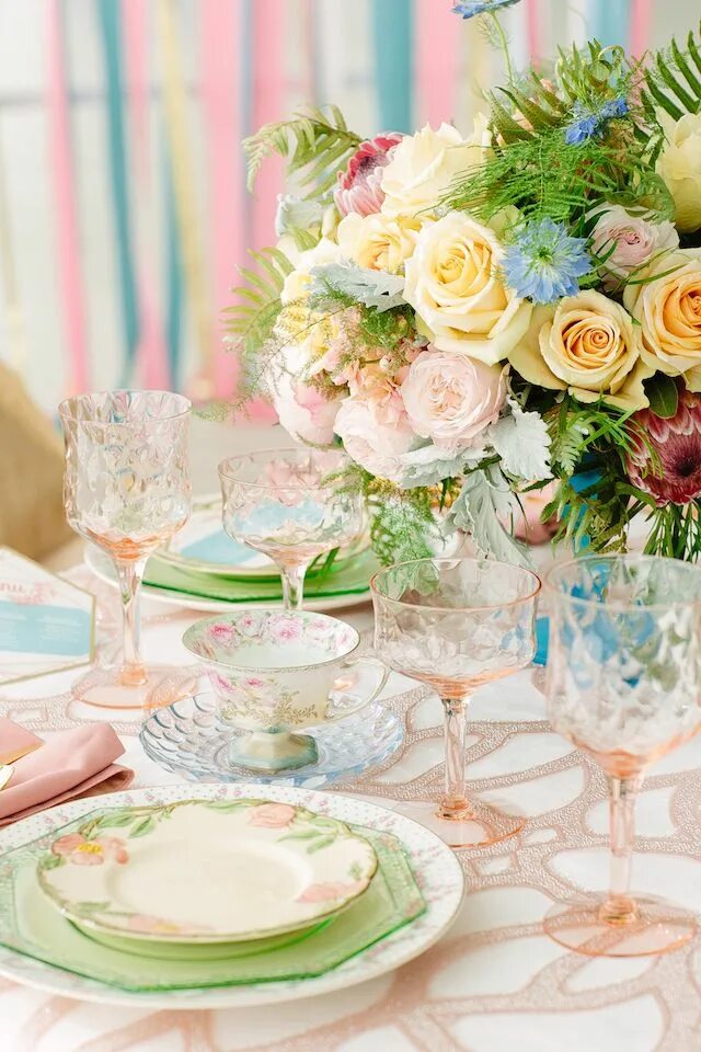 Пастельная свадьба фото Pastel Wedding Pastel wedding, Wedding tablescapes, Mint gold weddings