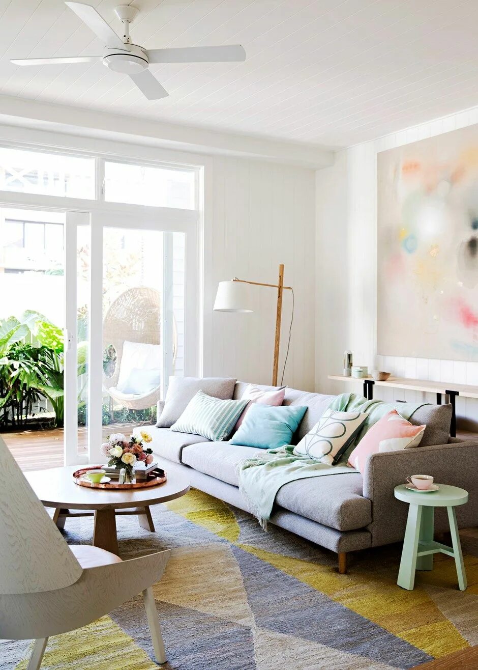Пастельный интерьер квартира Quick and easy sofa updates Home Beautiful Pastel living room, Pastel home decor