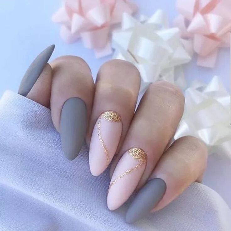 Пастельный маникюр миндаль Пин от пользователя Georgiana Dedu на доске nails Дизайнерские ногти, Ногти, Фио