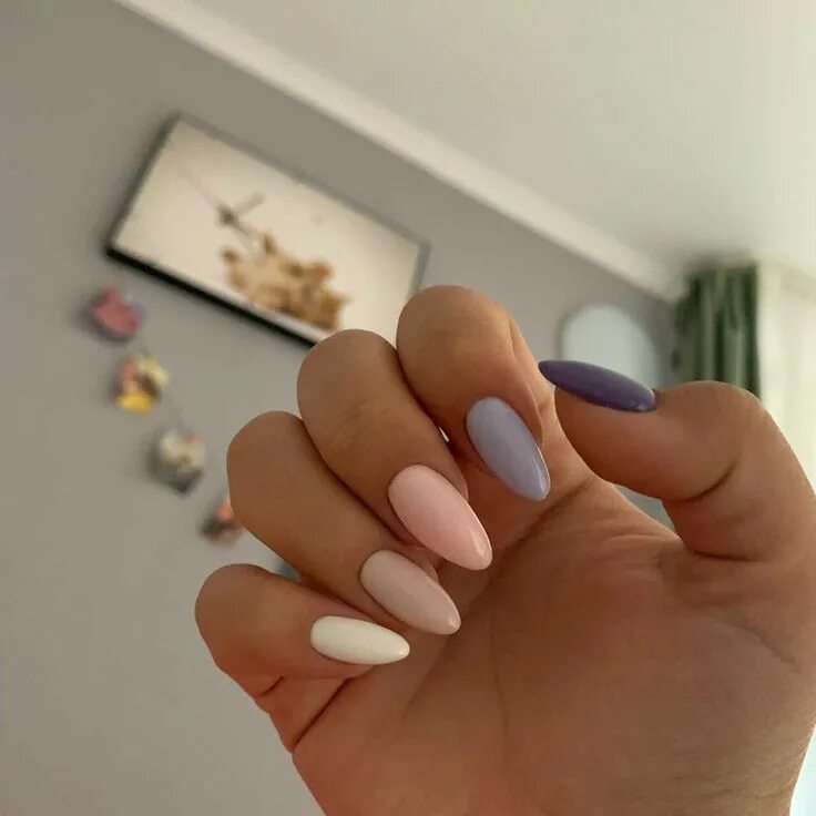 Пастельный маникюр миндаль Pin by Alina on manicure Christmas nails acrylic, Short acrylic nails, Gel nails