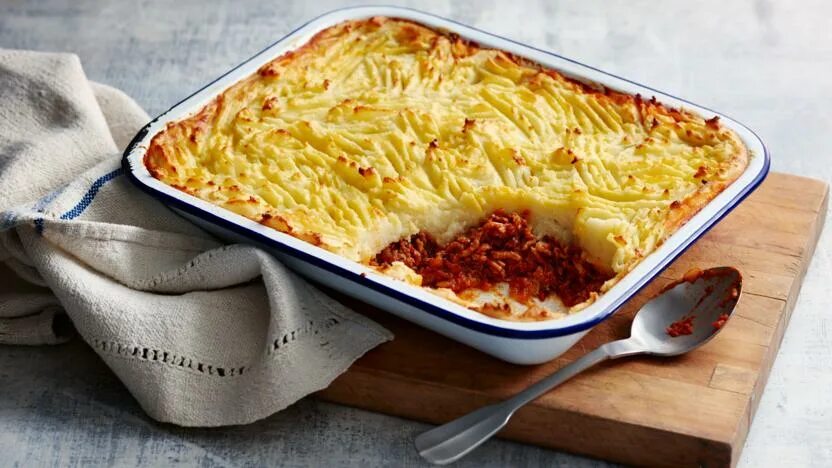 Пастуший пирог фото Veggie shepherd's pie recipe - BBC Food