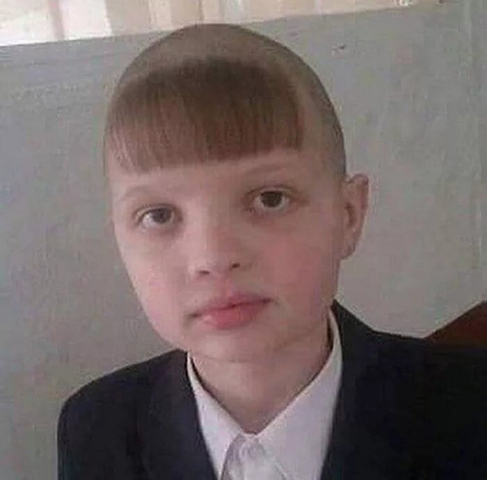 Пацан с челкой фото 65+ Funniest Haircuts That Will Make You Cringe - DrollFeed Cabello divertido, C