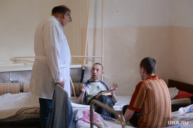 Пациенты психиатрической больницы фото МВД 5 часов задерживало сбежавших из психдиспансера заключенных
