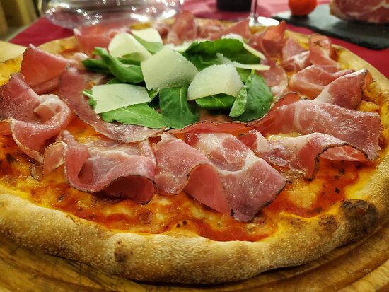 Патее пицца площадь мира 4 фото Вкусно, быстрая подача, большие порции. Возвращались не раз - отзыв о Dom Pizza,