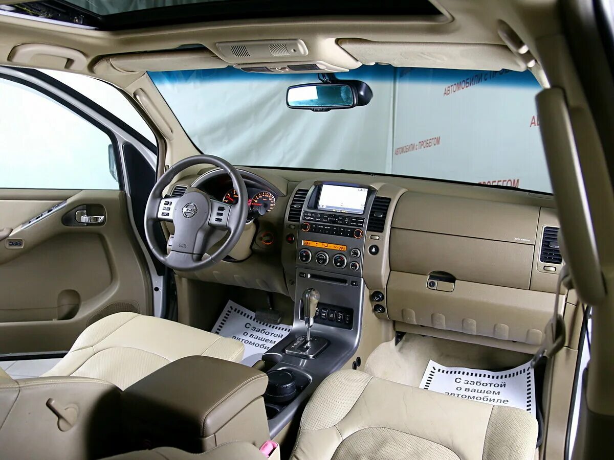 Патфайндер фото салона Купить б/у Nissan Pathfinder III 2.5d AT (174 л.с.) 4WD дизель автомат в Москве: