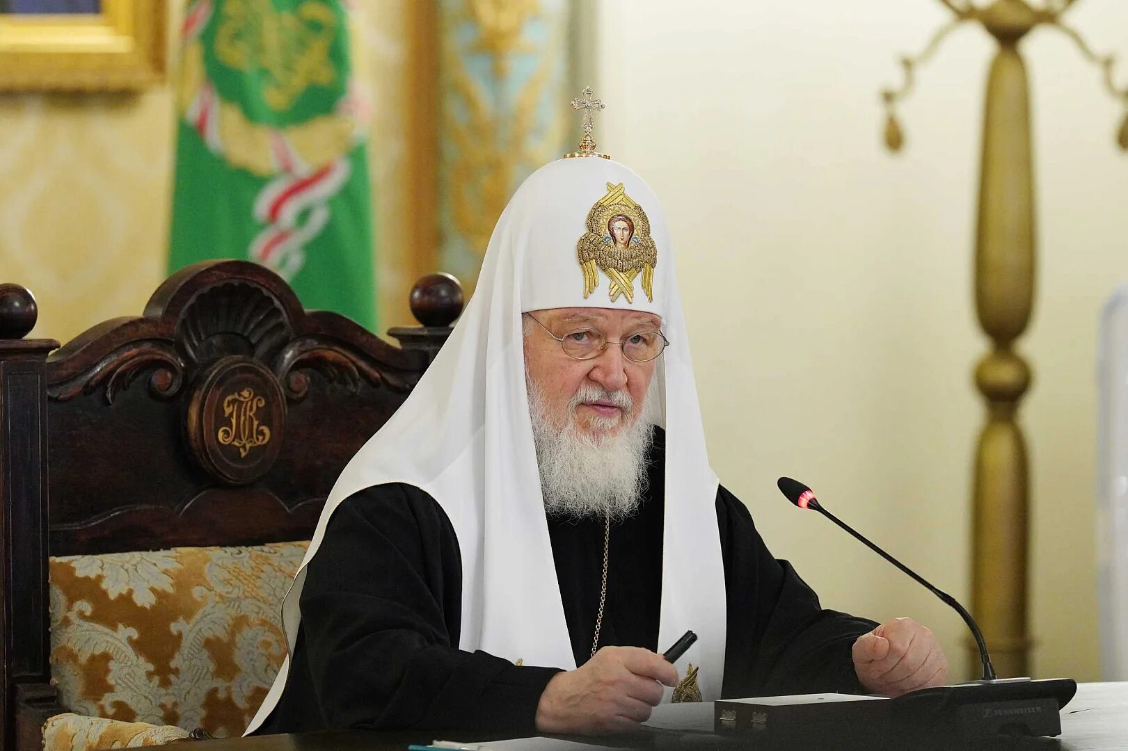 Патриарх часы фото His Holiness Patriarch Kirill presides over regular session of the Supreme Churc