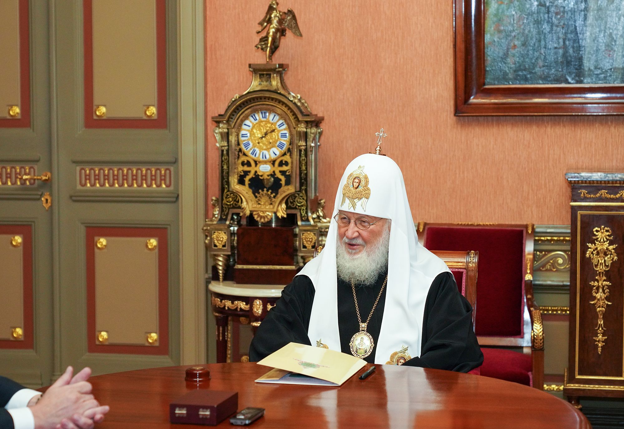 Патриарх часы фото Состоялась встреча Святейшего Патриарха Кирилла с губернатором Московской област