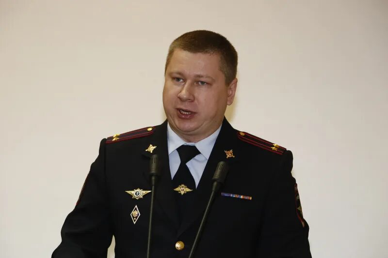Пауков олег викторович фото Начальник подмосковного Главка Виктор Пауков вручил награды сотрудникам полиции