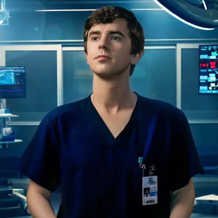 Паул лукатис хороший доктор фото Freddie Highmore on Instagram: "Why does he look so good!! ❤ ️❤ ️❤" in 2024 Freddi