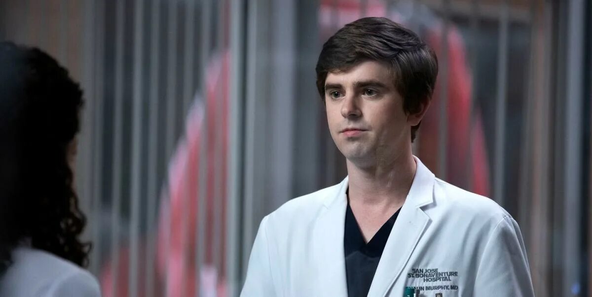 Паул лукатис хороший доктор фото The Good Doctor star says character had "a lot more to say" following season 3 f