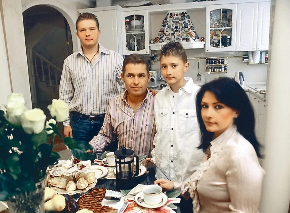 Павел астахов актер фото Павел Астахов дважды стал дедушкой STARHIT