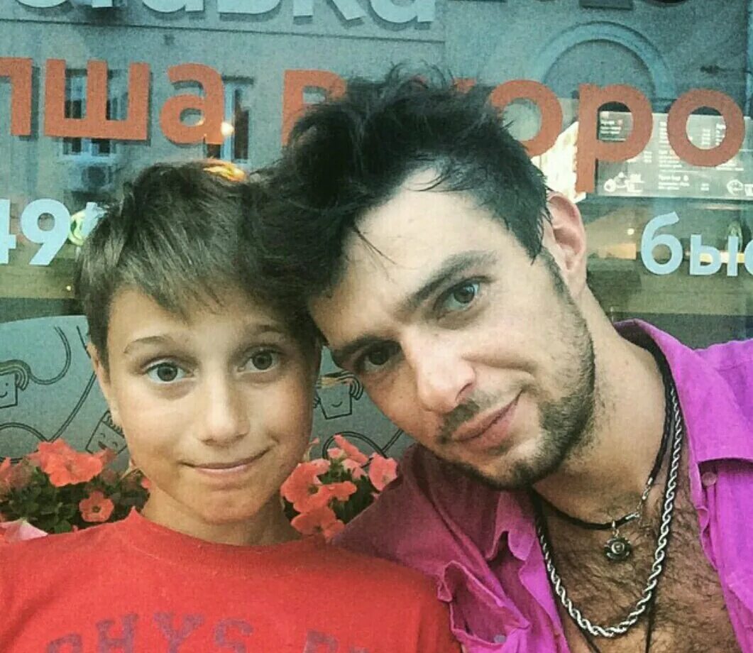Павел баршак с женой и детьми фото Павел Баршак стал папой в третий раз Светская хроника Дзен