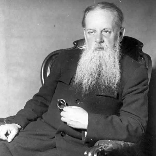 Павел бажов фото героев Павел Петрович Бажов. Учитель, полюбивший ученицу ДЕТИ ДОМА Дзен