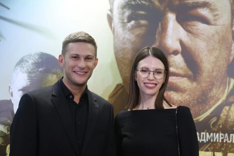 Павел чинарев личная жизнь жена фото Куценко, Чадов, Робак: фото премьеры мужского кино "Однажды в пустыне" - NEWS.ru