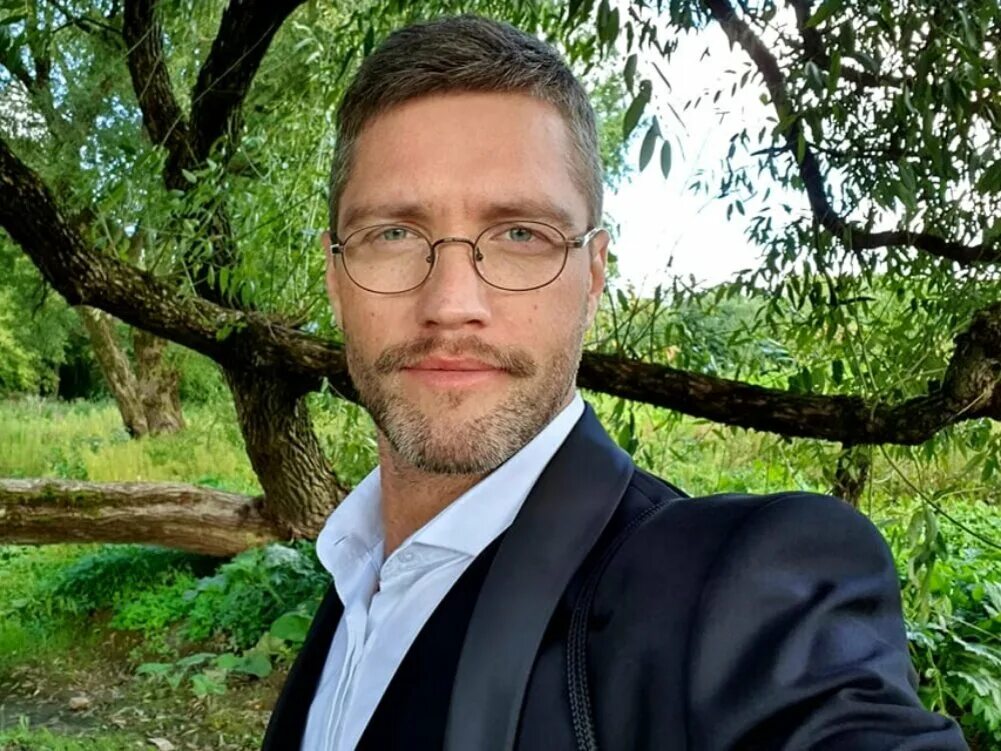 Павел харланчук фото Талантливейший белорусский актер - Павел Харланчук - Южаков Записки честного пол