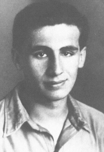 Павел коган фото July 4, 1918 in Kiev was born Soviet poet-romantic, military translator Pavel Da