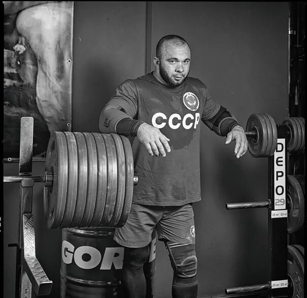 Павел леонов фото ЖИМ ШТАНГИ ЛЁЖА Это базовое упражнение с поднятием тяжести, выполняемое на скамь