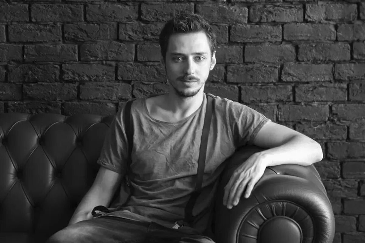 Павел ломакин чтец фото Коврижных Илья Владиславович - Драмматический актер - Биография
