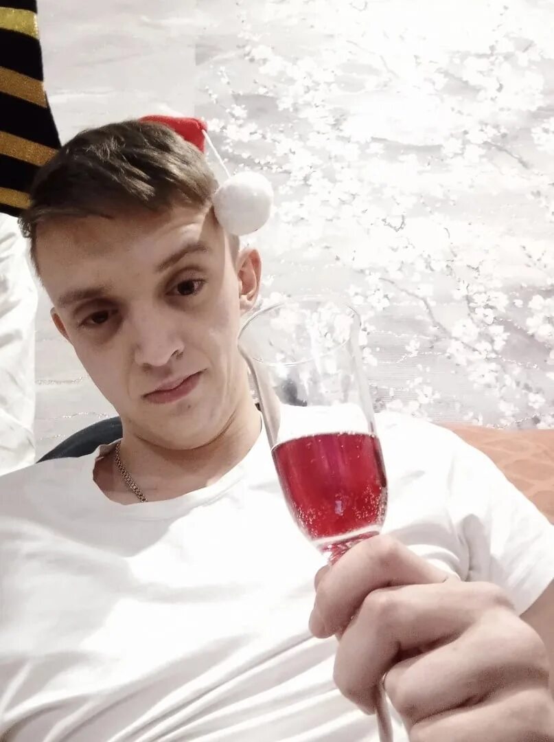 Павел майоров фото Вроде новый год, а вроде похуй 2022 Павел Майоров ВКонтакте