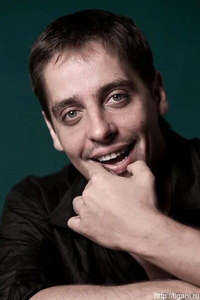 Павел поляков актер фото 22 декабря День рождения актёра нашего театра Павла Полякова! Поздравляем его и 