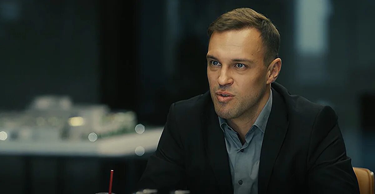 Павел попов фото Павел Попов в сериале "Золотое дно". Фото