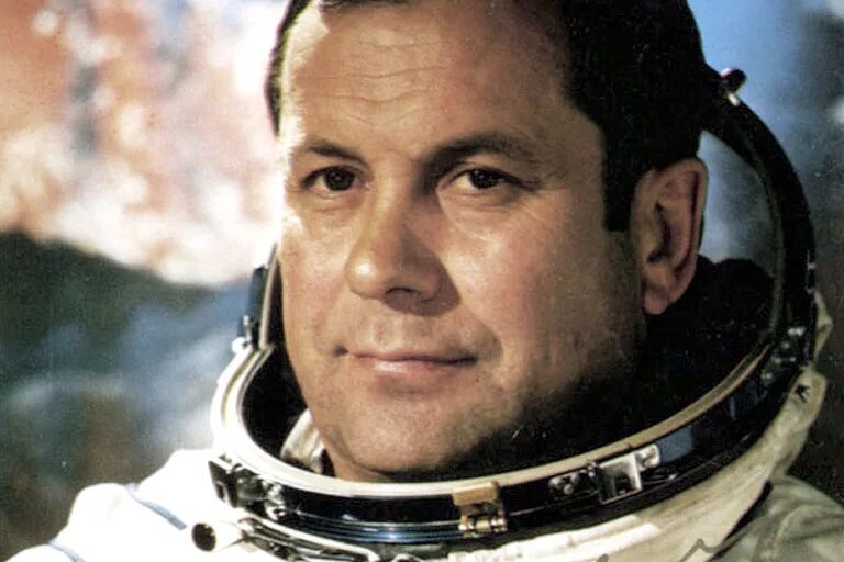 Павел попович космонавт фото Машина времени. 4 мая 1963. В Калинин приехал космонавт Попович Твериград