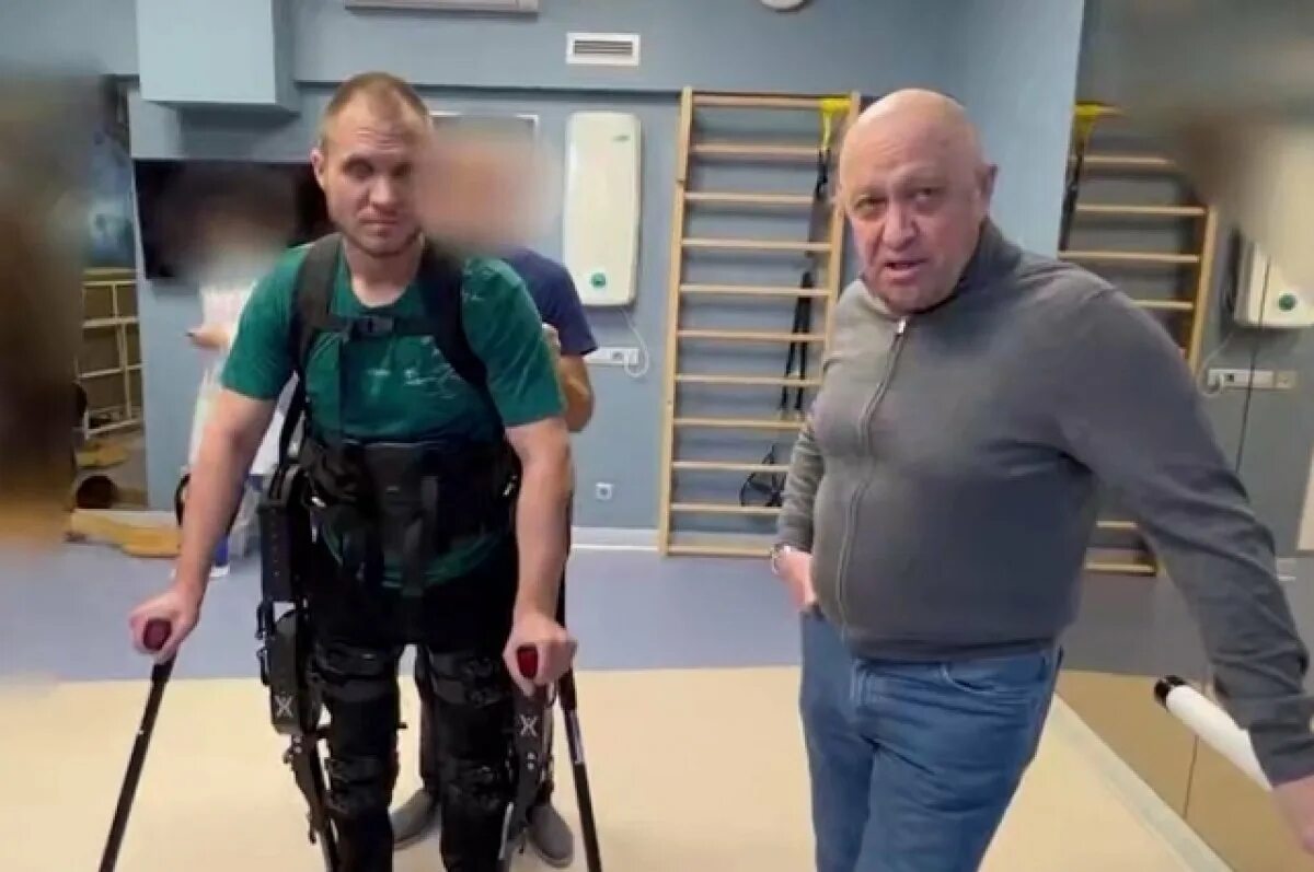 Павел пригожин чвк фото Пригожин показал экзоскелет, с помощью которого раненые бойцы учатся ходить Аргу