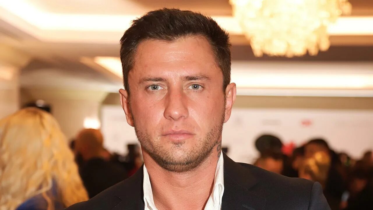 Павел прилучный фото 2024 Прилучный признался, что у него не хватало денег на квартиру сыну - Страсти