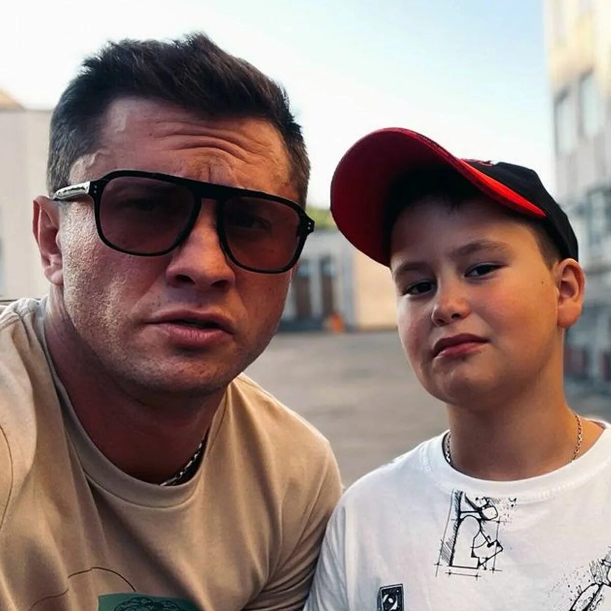 Павел прилучный фото семья дети Причуды богатых: Павел Прилучный купил 8-летнему сыну квартиру - Вокруг ТВ.