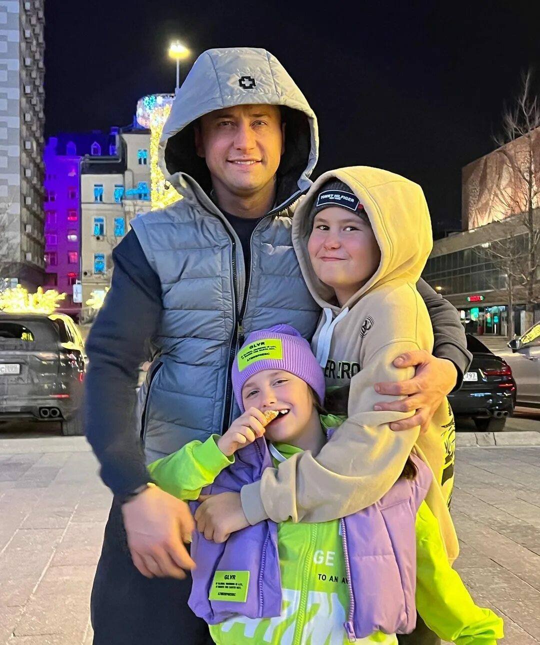 Павел прилучный фото семья дети Павел Прилучный рассказал, как устроил 10-летнего сына на работу - лайфстайл - 2