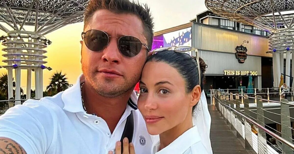 Павел прилучный и его семья фото Молодую жену Павла Прилучного заподозрили в беременности