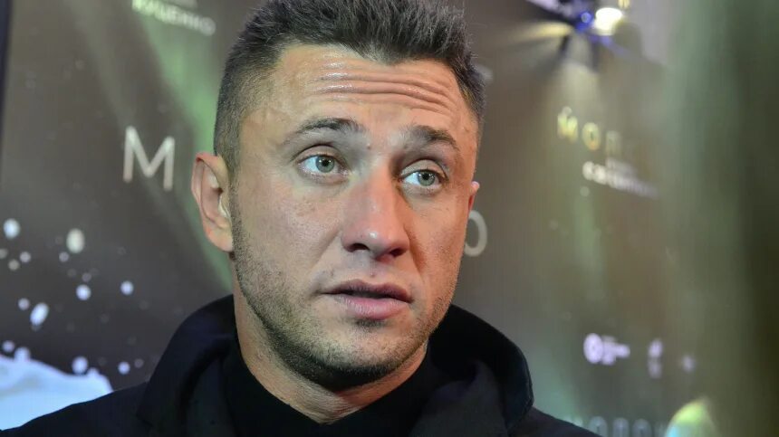 Павел прилучный сейчас фото 2024 Как воспитывает детей Павел Прилучный - личная жизнь актера Новости с видео