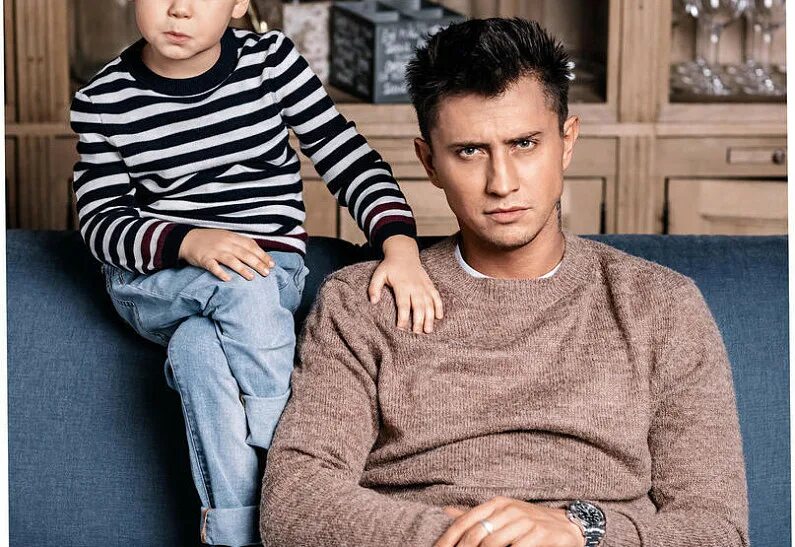 Павел прилучный сын фото Павел Прилучный станет телеведущим OK-magazine.ru