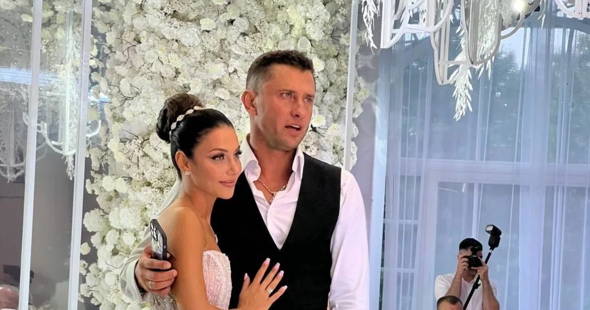 Павел прилучный жена сейчас фото Друг Павла Прилучного о ранее неизвестных деталях его свадьбы и беременности Зеп